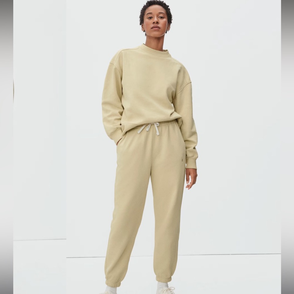 !Everlane Track Jogger and Sweatshirt Set in Green